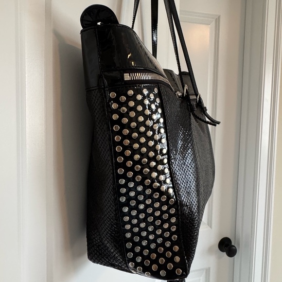 Stuart Weitzman Black Snakeskin Tote Bag - Picture 3 of 11